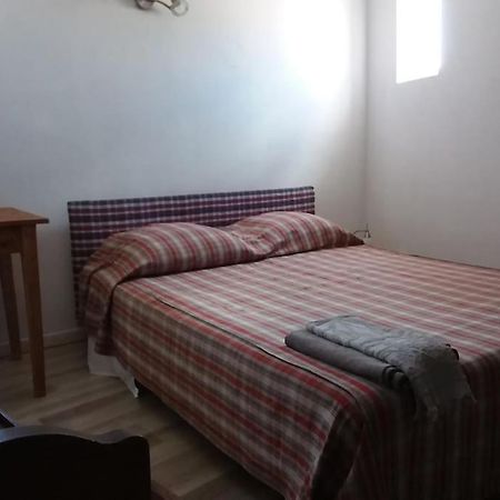 Charme Centre Historique 17E Siecle Apartment Aramon Ngoại thất bức ảnh