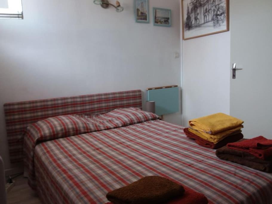 Charme Centre Historique 17E Siecle Apartment Aramon Ngoại thất bức ảnh