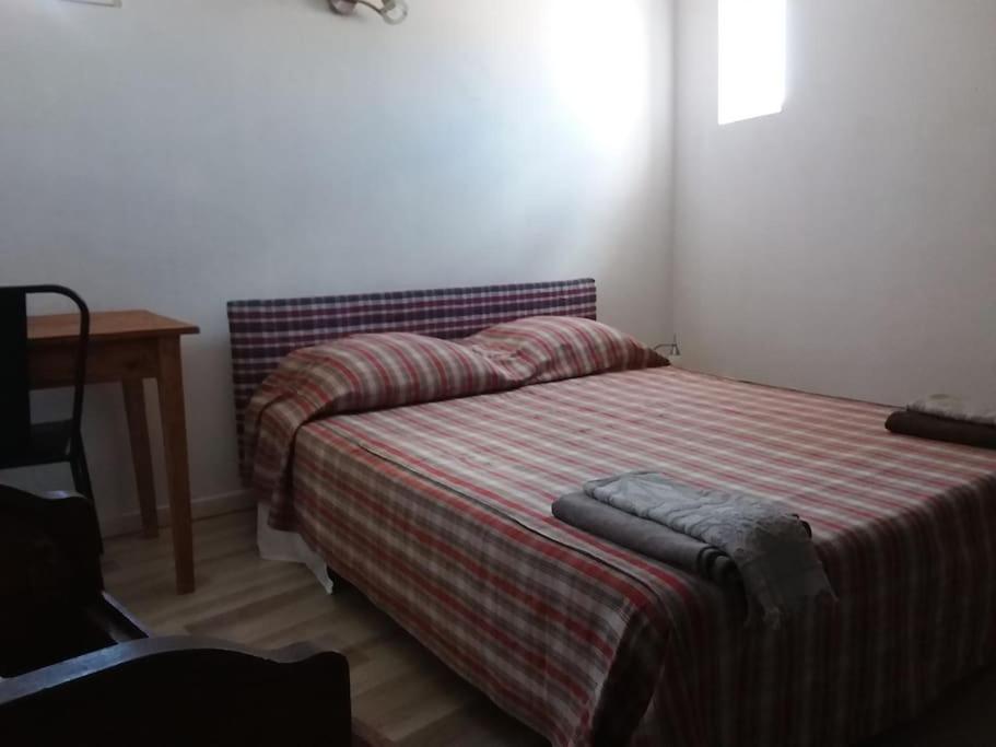Charme Centre Historique 17E Siecle Apartment Aramon Ngoại thất bức ảnh